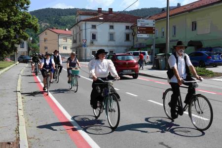 38 Kolesarji starodobniki so paša za oči s
